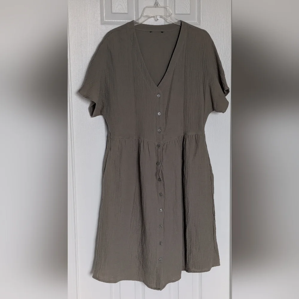 George Women's (Size L) Khaki Colored Cotton Short Sleeve Dress w/Pockets - Picture 3 of 13